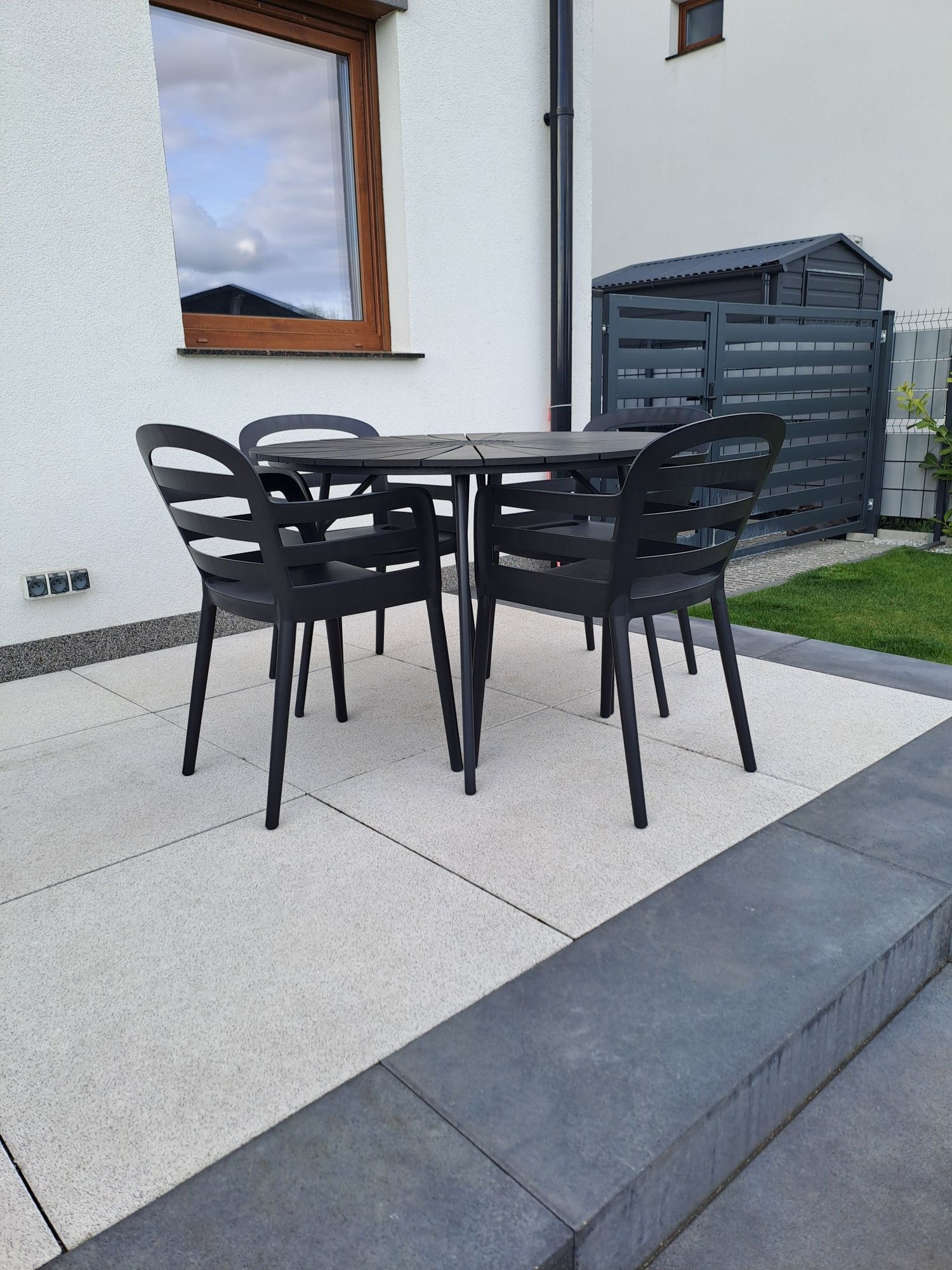 Hiszpańskie krzesła i stół ogrodowy Rangstrup