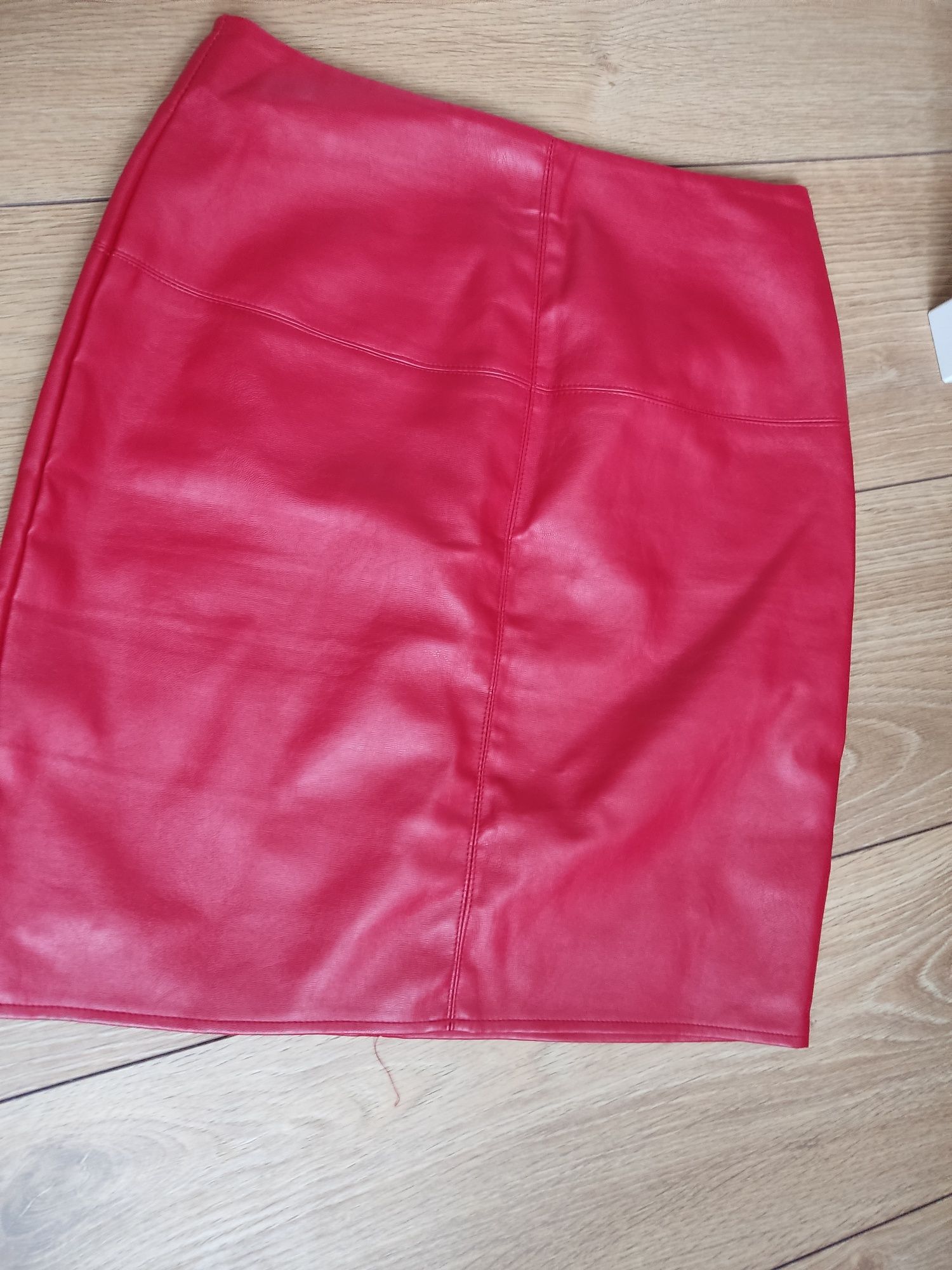 Czerwona spódnica XS 34 skórzana Missguided