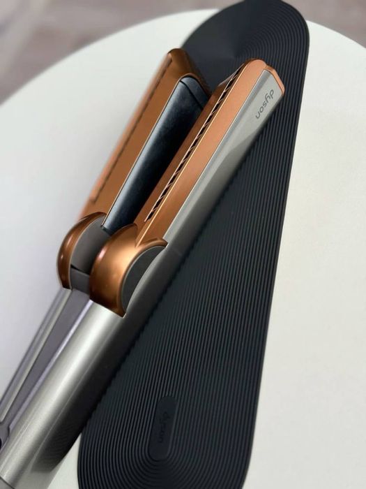 Dyson Airstrait nickel