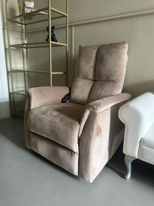 Sprzedam nowy,nieużywany fotel z funkcją rozkladania i masazu