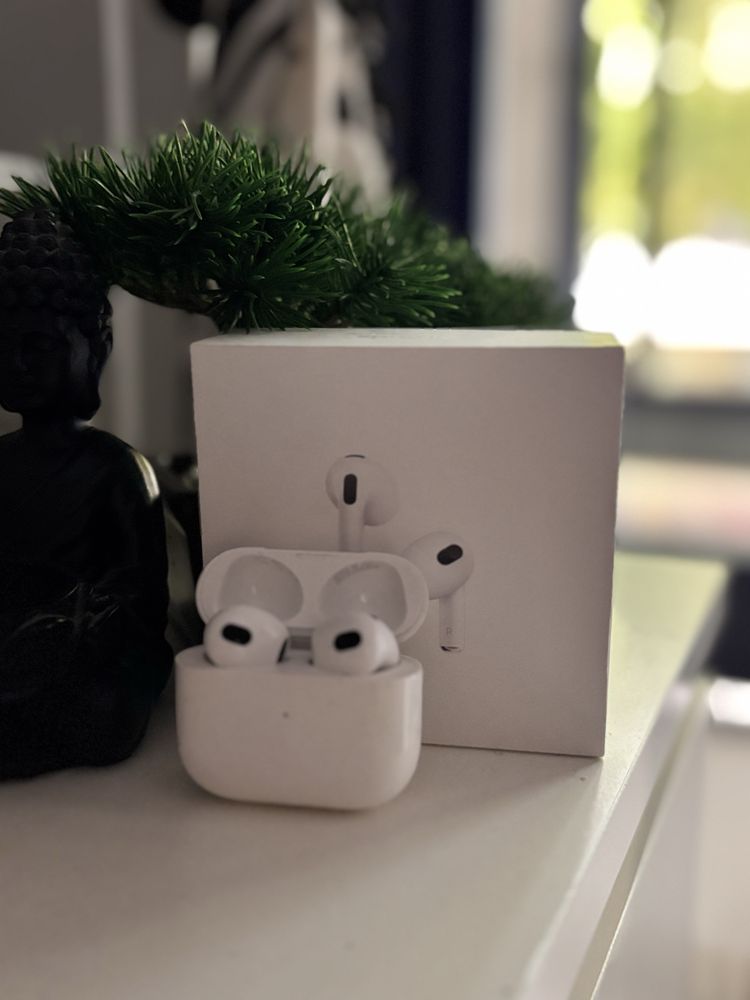 Apple Airpods 3a Geração + Caixa