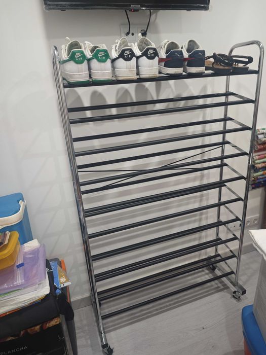 Móvel de prateleiras sapatos