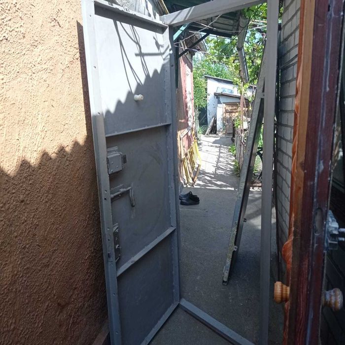 Двери входные металлические