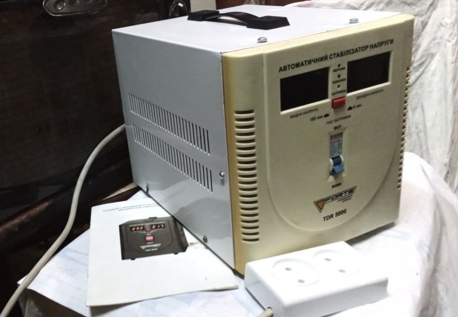 Стабілізатор автоматичний 5 квт TDR-5000 б/в