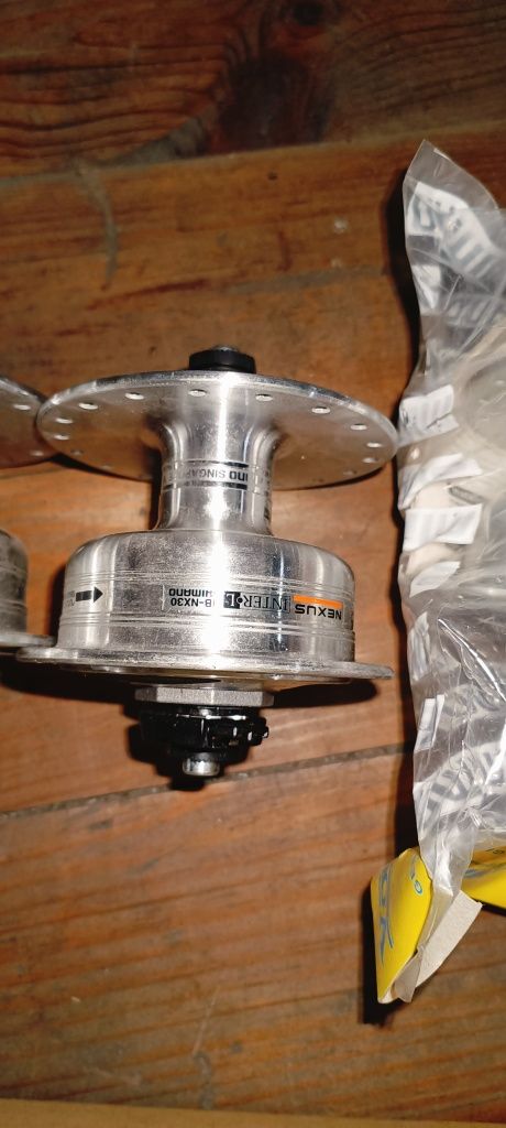 Cubo dínamo frente Shimano NEXUS NX-30
