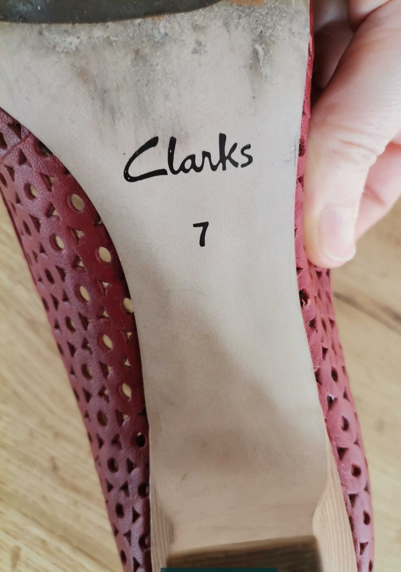 Czerwone czółenka 40 Clarks