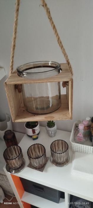 Kwietnik drewniany z wkładem.