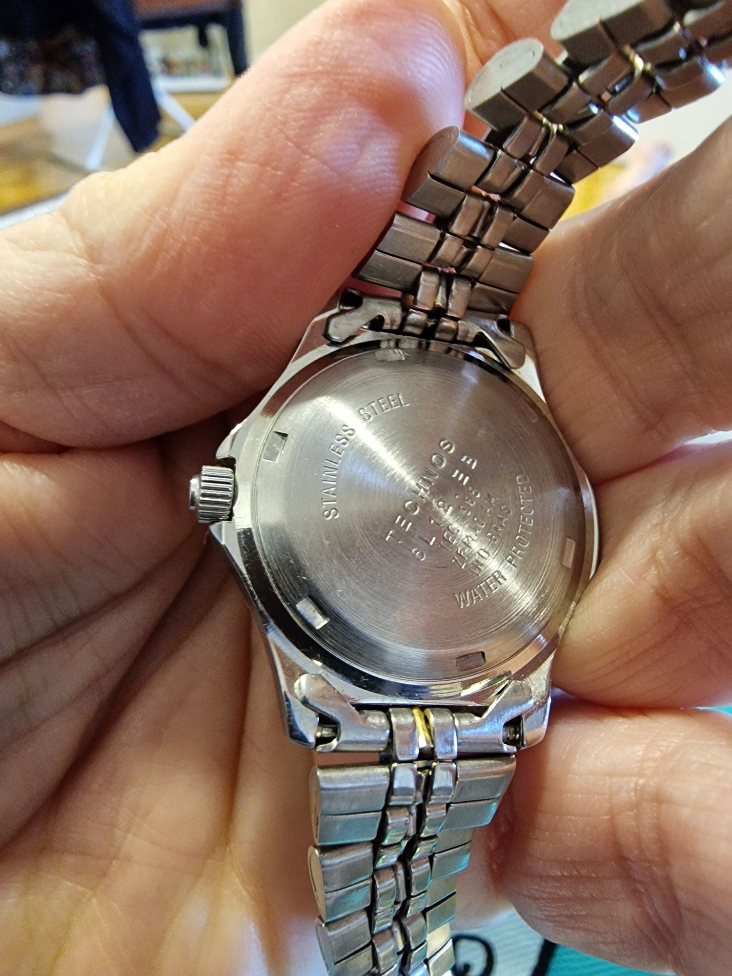 Relógio feminino Technos Sky Diver 150m