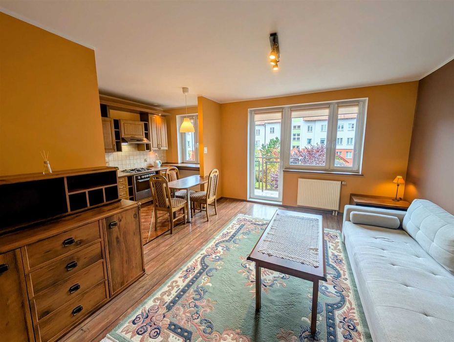 Duża kawalerka /35,5 m2/Piła/Zielona Dolina/Balkon/ I Piętro