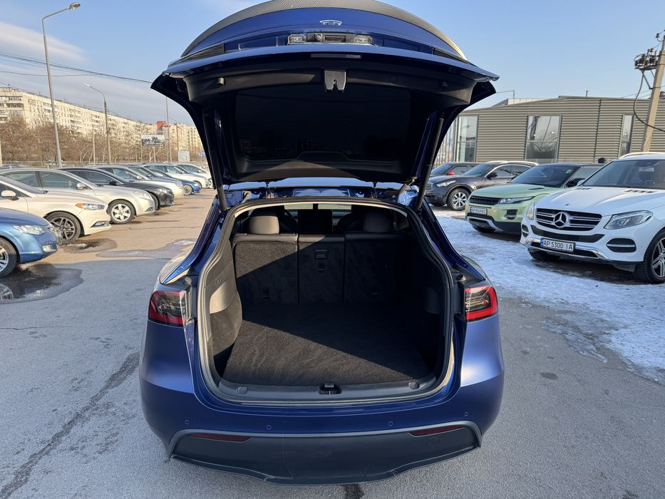 Продам TESLA Y Perfomance