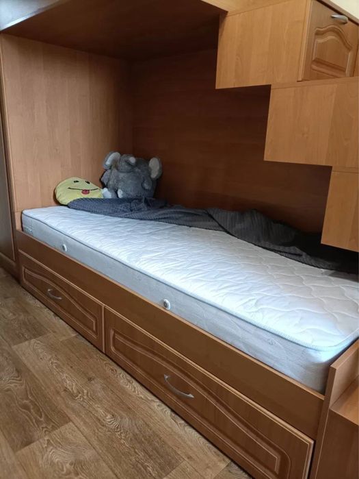 Ліжко двуярусне + два матраци