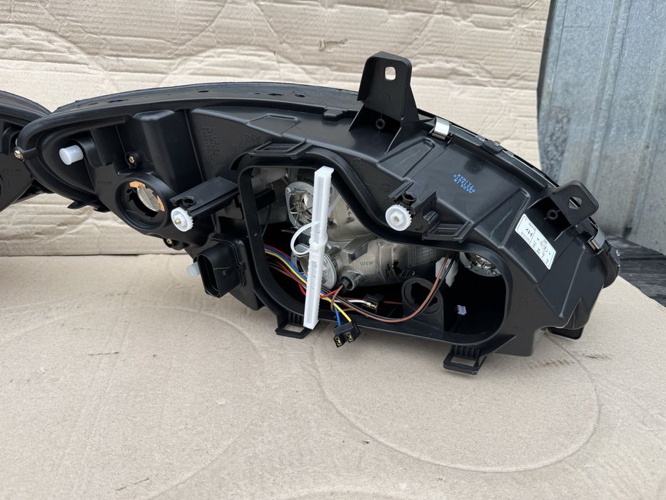 Фара нова на Mercedes-Benz VITO/Viano W639.