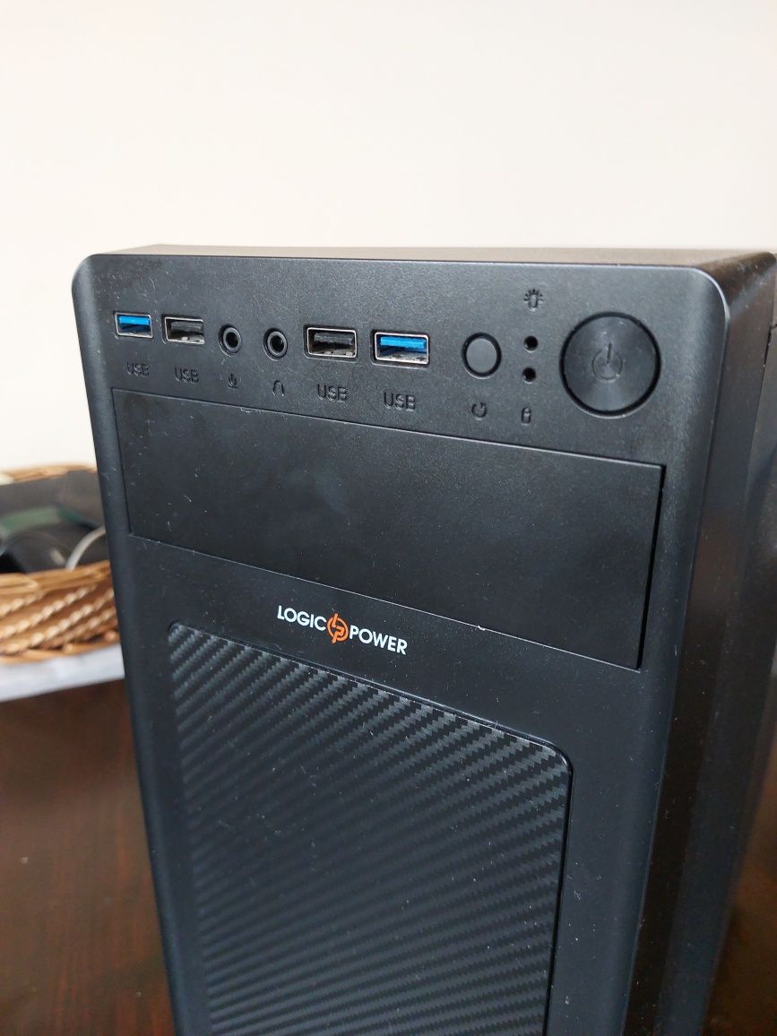 Компютер 
CPU Core i5 10400 , H410, DDR4 8Gb, SSD 2