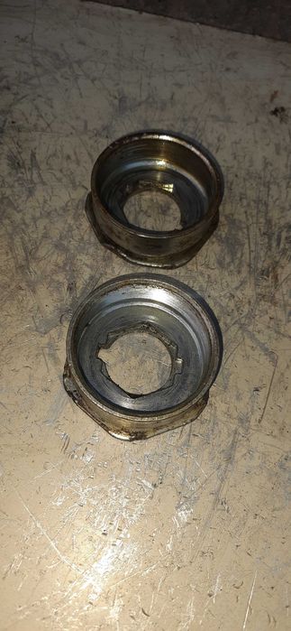 Продам амортизатори на Москвич 2141