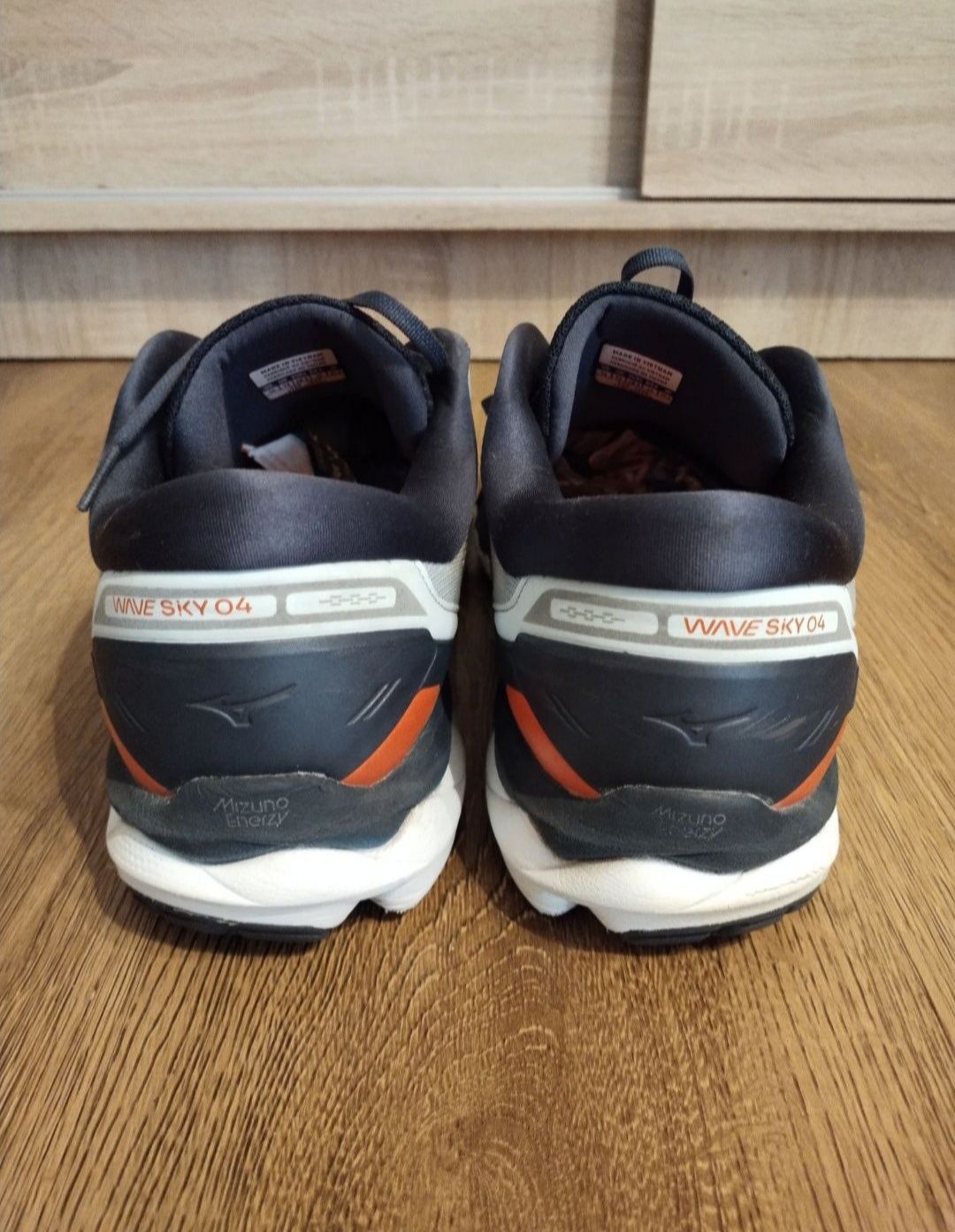Кроссовки MIZUNO,р.47,стелька 32см.