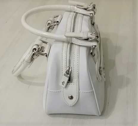 Mala branca de mão rb