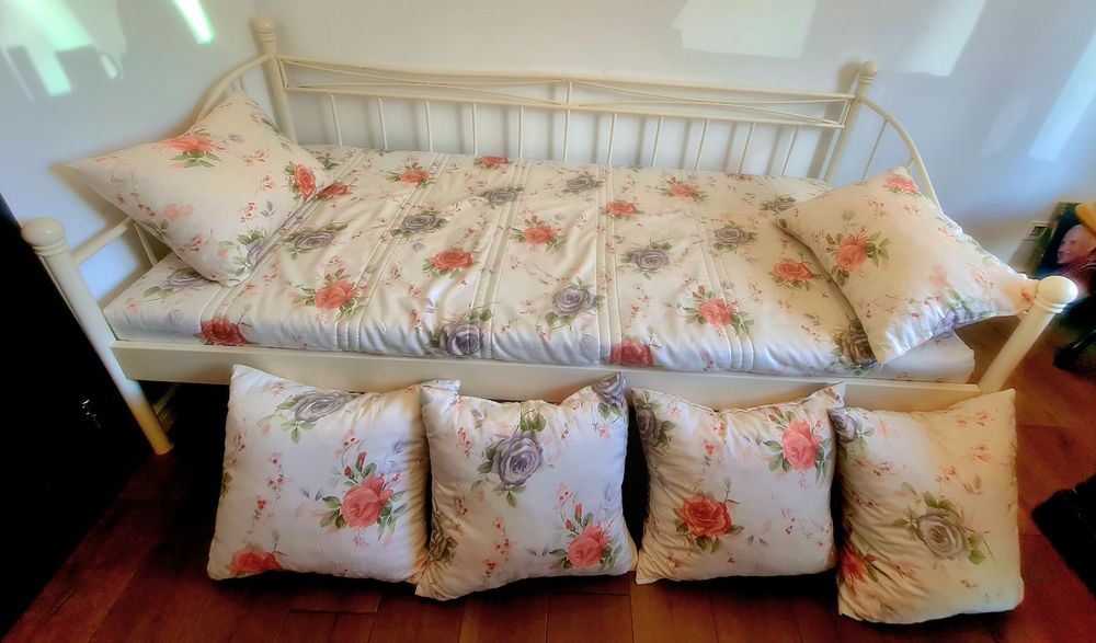 Łóżko dla dziecka / sofa / leżanka / nakaslik