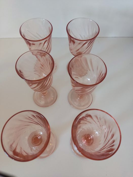 6 copos de pé pequenos, anos 1960, estilo Shabby Chic da Arcoroc made