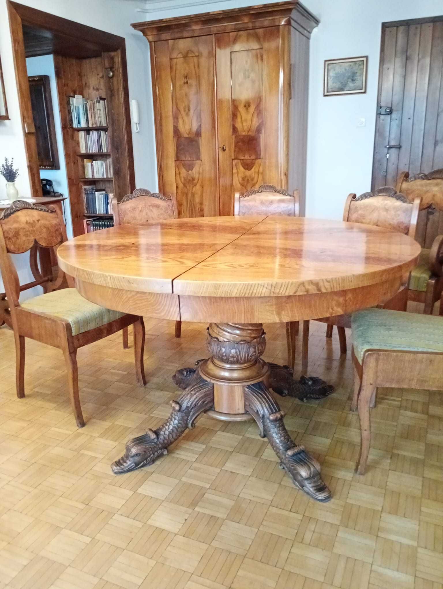 Stół Biedermeier jesion rozkładany 1850-70 lata z fotelami i krzesłami