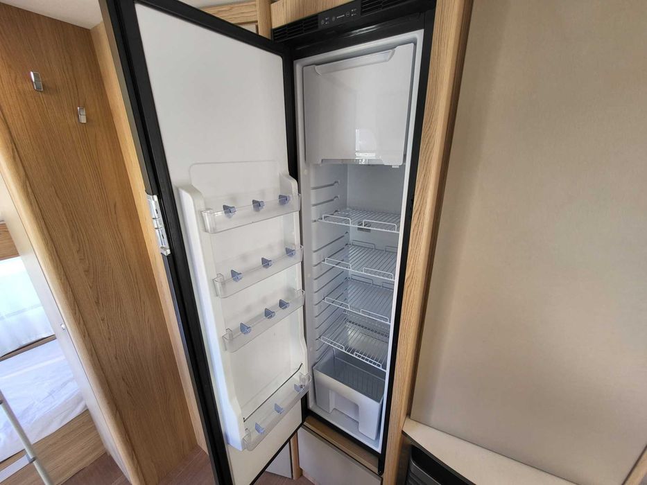 Wynajem przyczepa kempingowa 6 osobowa LMC Sassino 470 K DMC 1200 kg