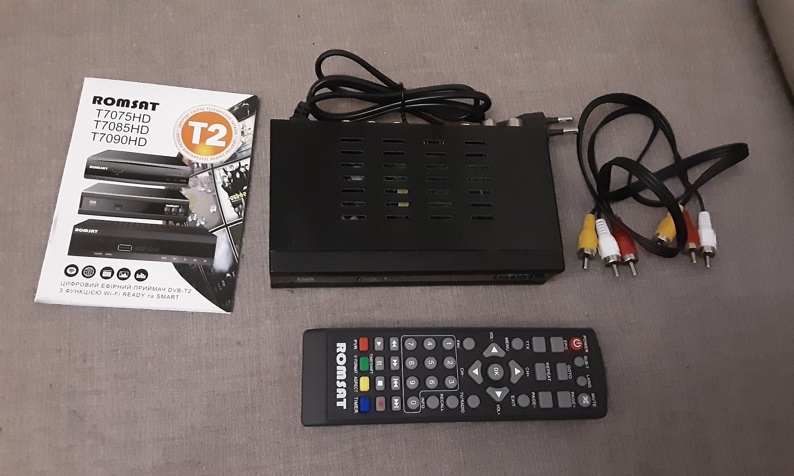 Тюнер DVB-T2 Romsat T7085HD