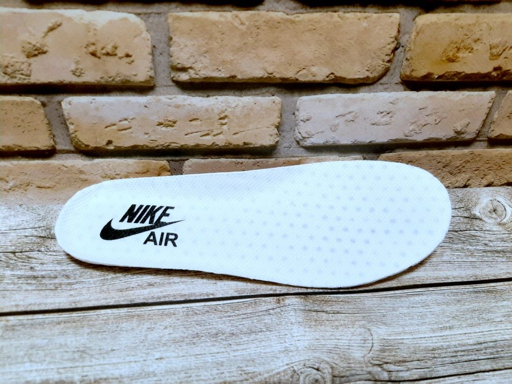 Білі кросівки Nike 41p