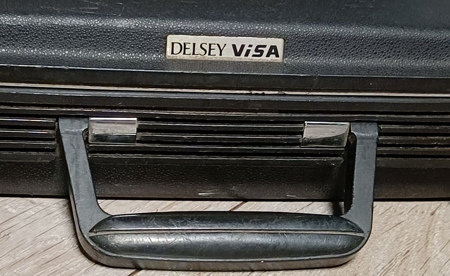 Teczka, aktówka twardą Delsey Visa vintage