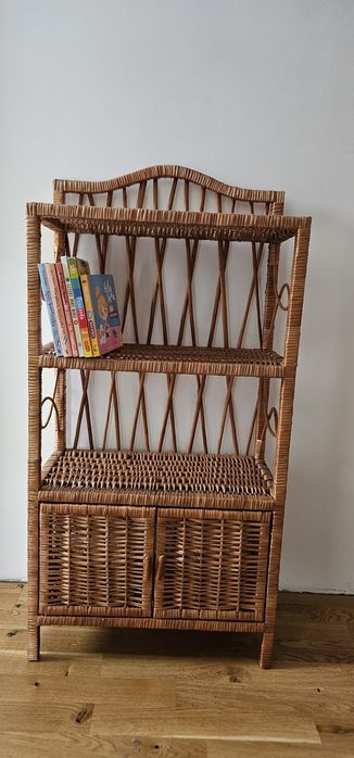Półka szafka biblioteczka rattanowa do pokoju dziecka