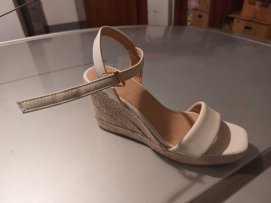 Sandálias Cunha Primark – Creme – Como Novas