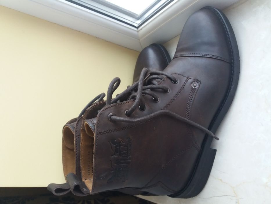 Черевики Levi's 43( oригинал)