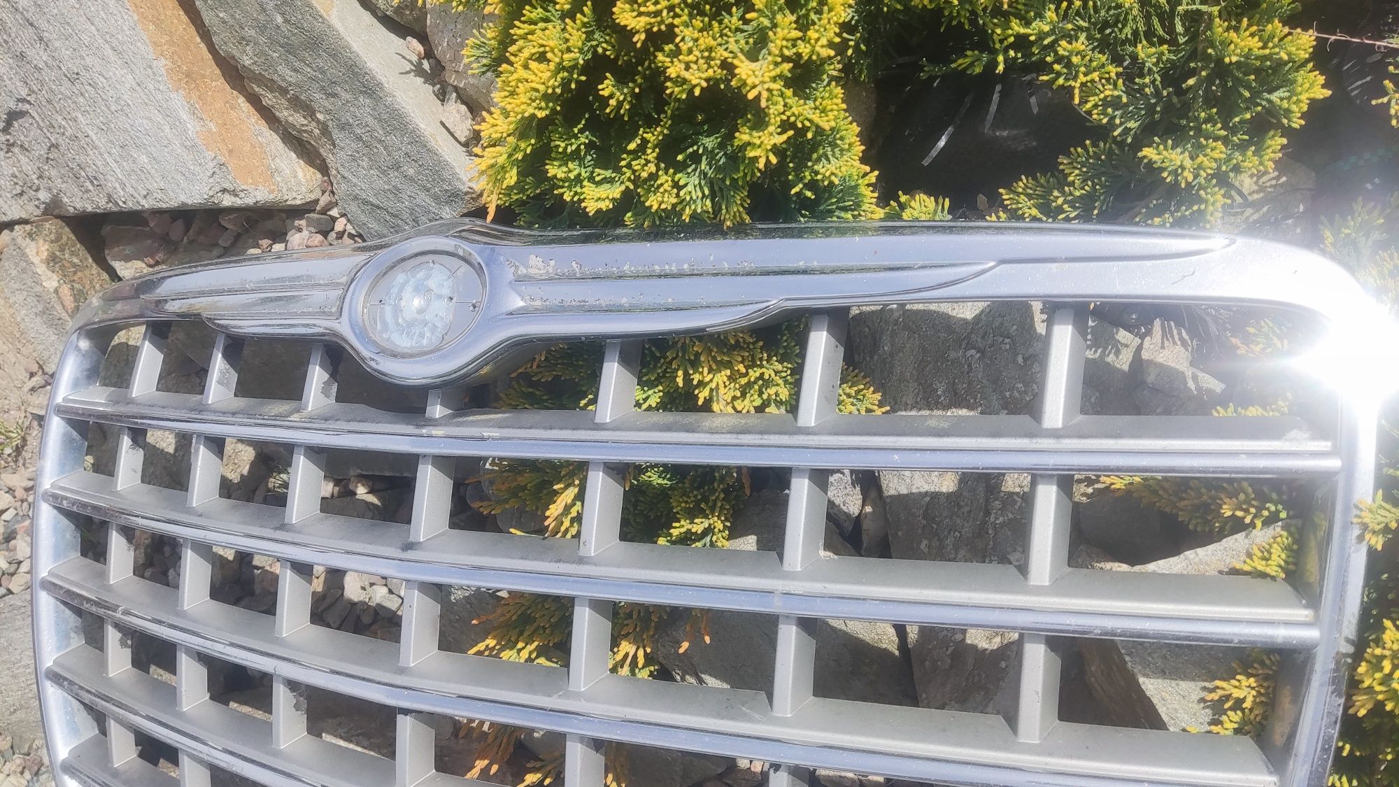 Chrysler 300C grill 2008 OEM