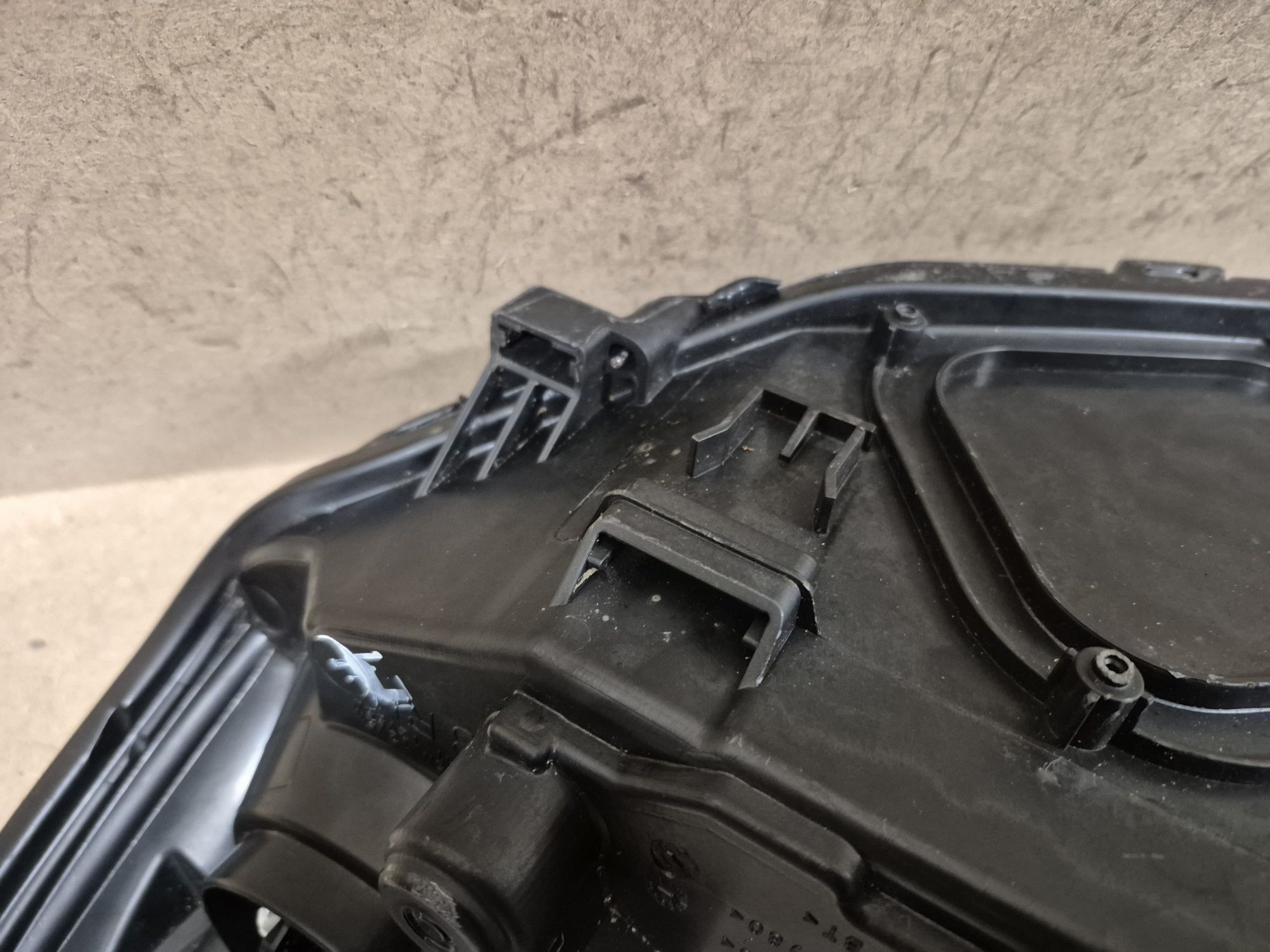 Lampa reflektor ford Focus mk2 lift prawy europa