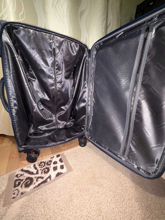 Валіза на колесах.