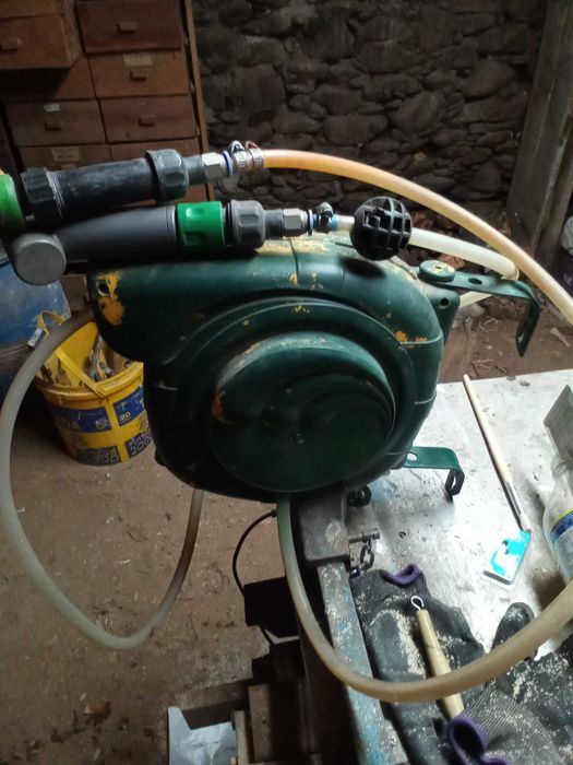 Enrolador de mangueira.