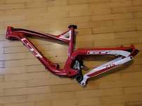 Рама двухподвеса GT Sensor 2014 /рама  downhill 27.5 дюймов с нюансом