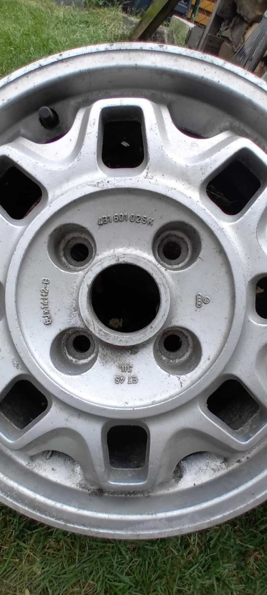 Felgi audi 80 b3 dwie sztuki 4x100 rozmiar 14