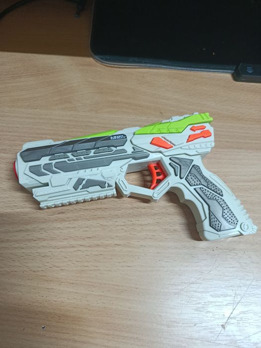 Пистолет nerf сделанный наподобие glock 17