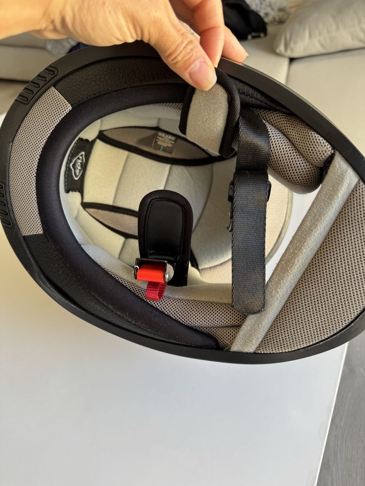 2 Capacetes de moto  novos – 120€ os dois