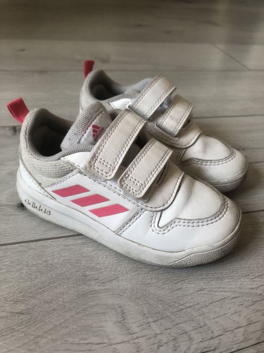 Adidaski dziewczęce r 25