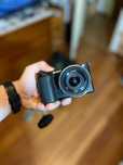 Sony ZVE-10 + Lente Sony E 16mm f/2.8 como NOVAS
