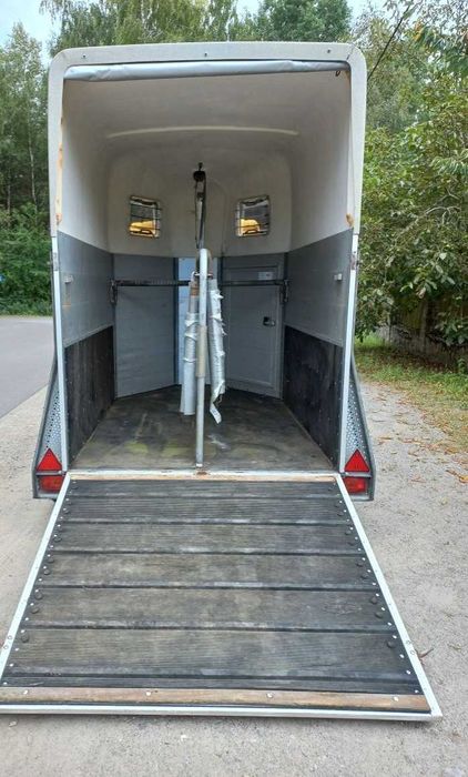 Продам причеп коневоз для перевезення коней батман