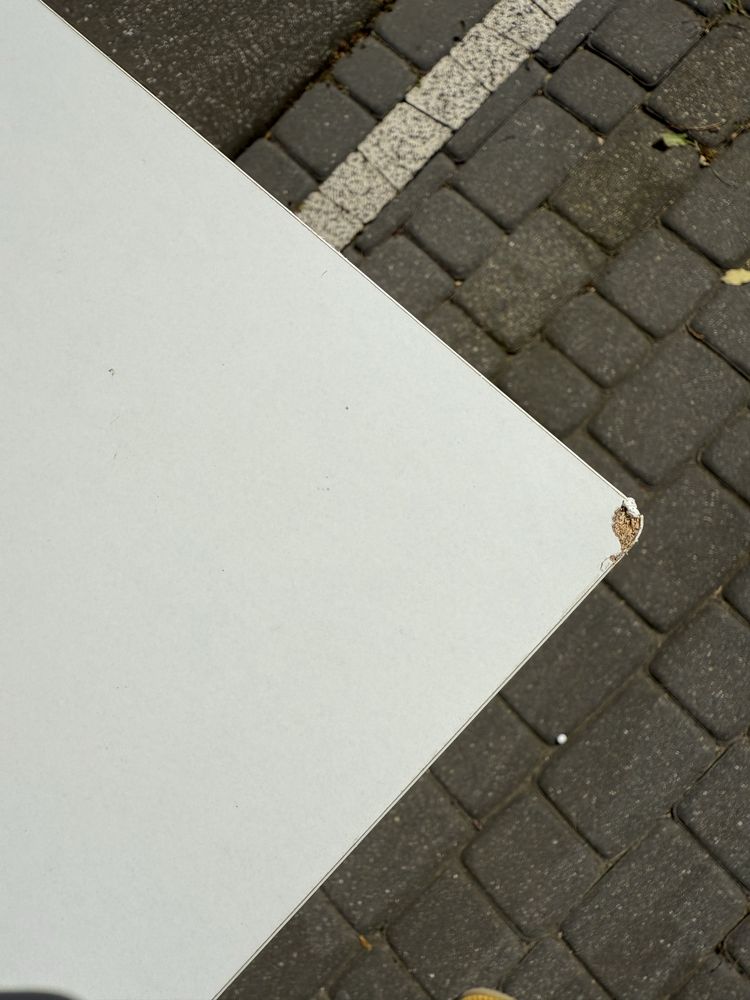 Biurko nowoczesne z półkami, białe z elementami drewna, 120x60 cm