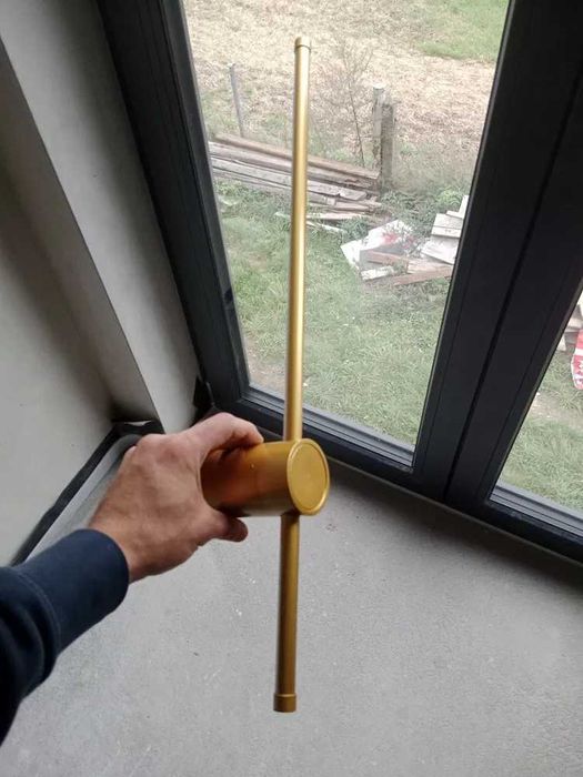 Złoty kinkiet LED 60/80 cm — elegancki design, 3 barwy światła