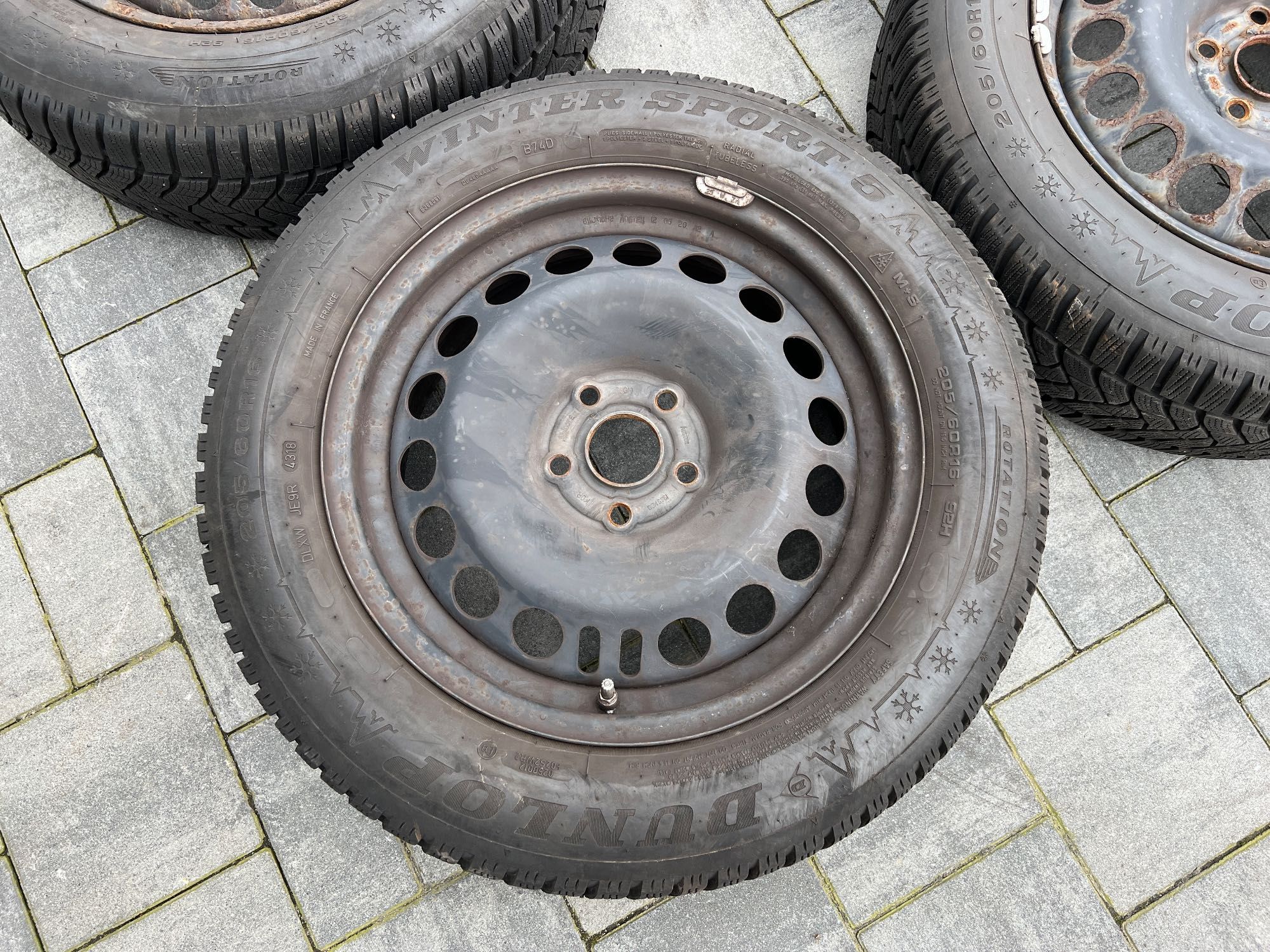 Koła zimowe Opel Astra J 5x105 205/60/R16 Dunlop 8mm