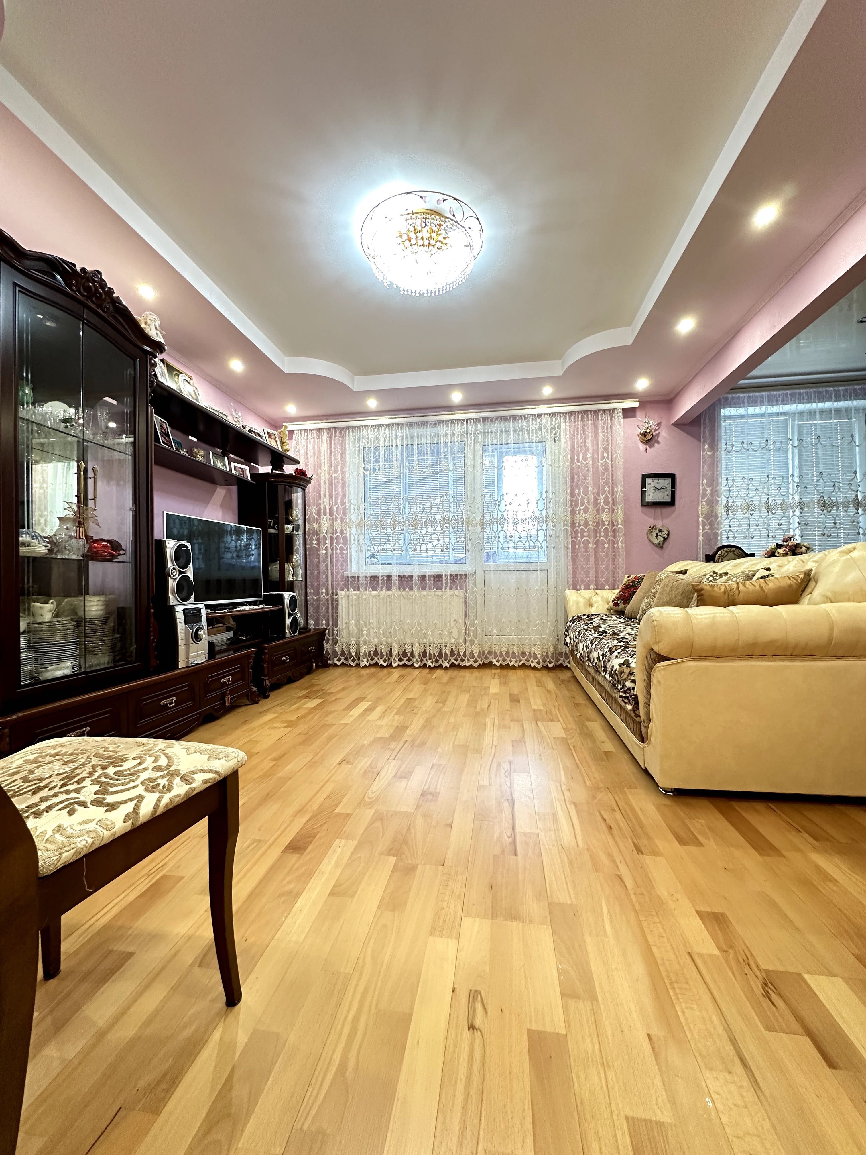 Продаж 3-кімнатної укомплектованої квартири 2 поверх Попова-Жадова