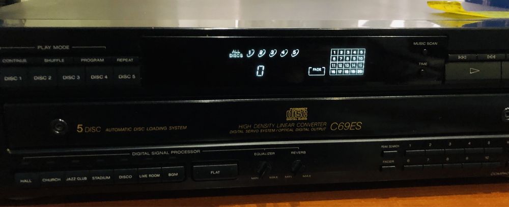 СД проигрыватель Sony