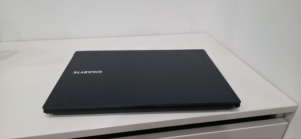 Ноутбук Gigabyte G5 KF RTX 4060 8gb. RAM 32gb. SSD 2TB