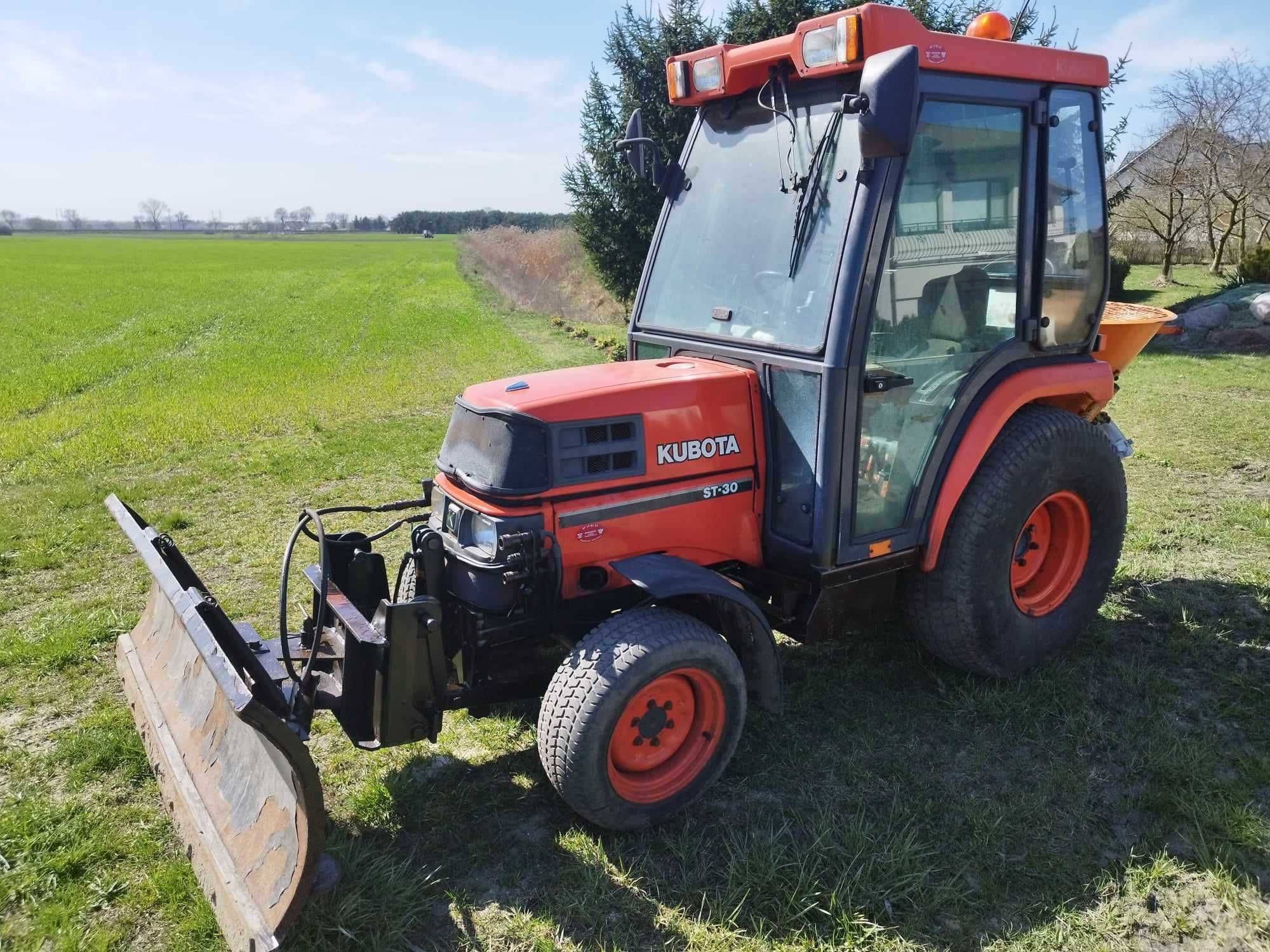 Kubota ST 30 sprowadzony komunalny/ ogrodniczy 4x4