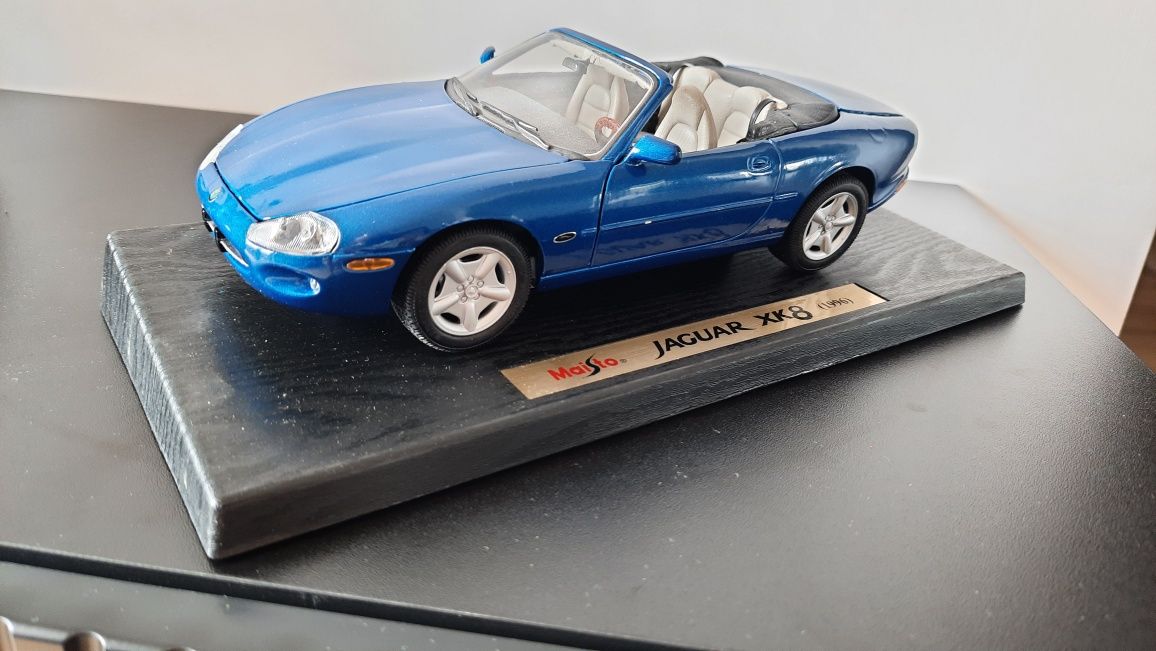 Model Jaguar XK8