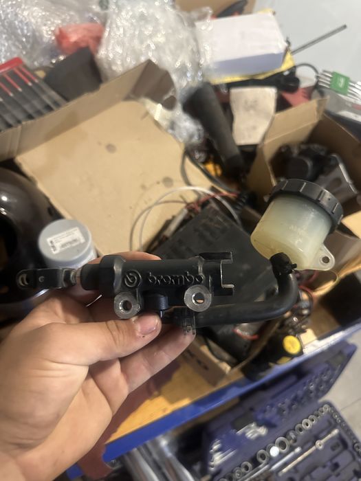 Робочий цилінр Brembo і супорт